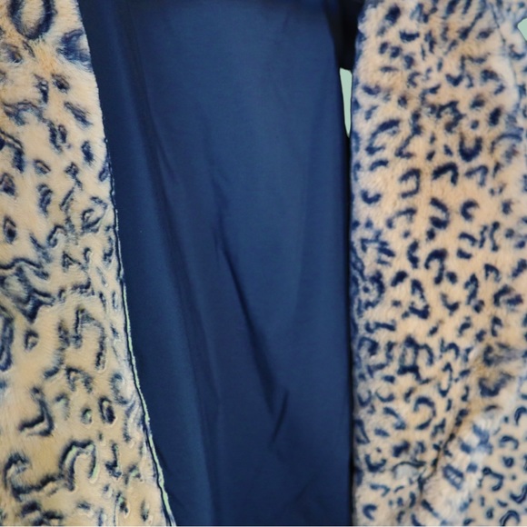 Kendal + Kylie Jenner Women's faux fur Animal print jacket - Picture 5 of 13